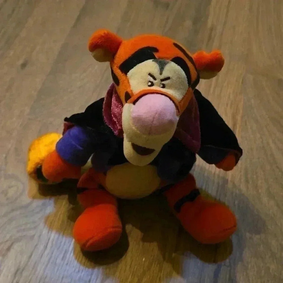 Disney Store Tigger Halloween Plush - Picture 1 of 5